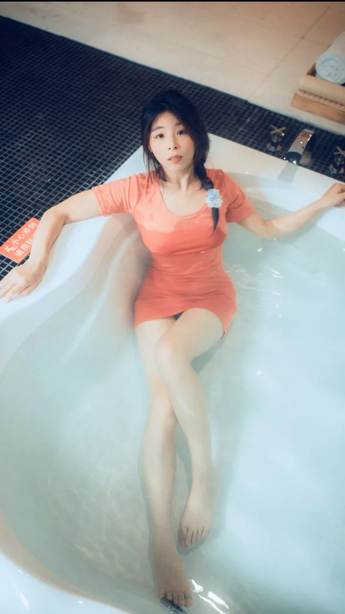 阶段归档的终端日志与时间轴式路径示意，用于说明整理阶段的目录入口